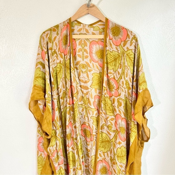 NWT Macchia Di Raggine Daphne Kimono in Vintage Flower > OS - Picture 6 of 14